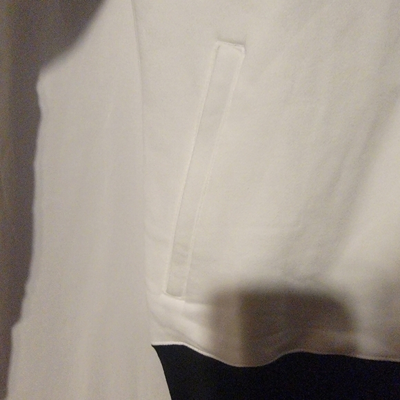 Adidas 2020-21 MANCHESTER UNITED ICONS TOP (FR3852) Size XL - Picture 8 of 8